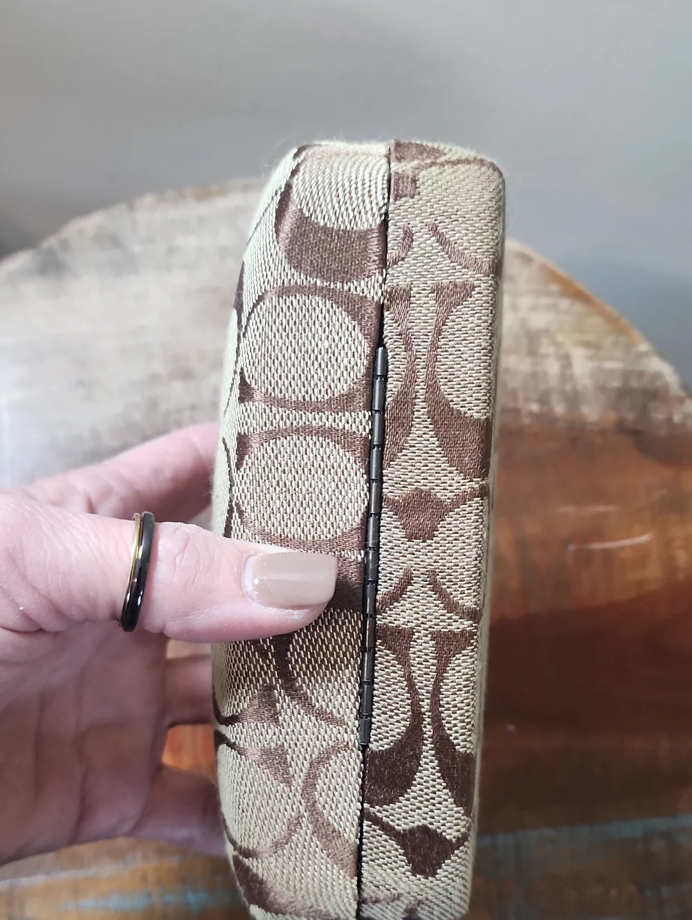Coach Sunglass Signature Brown Case